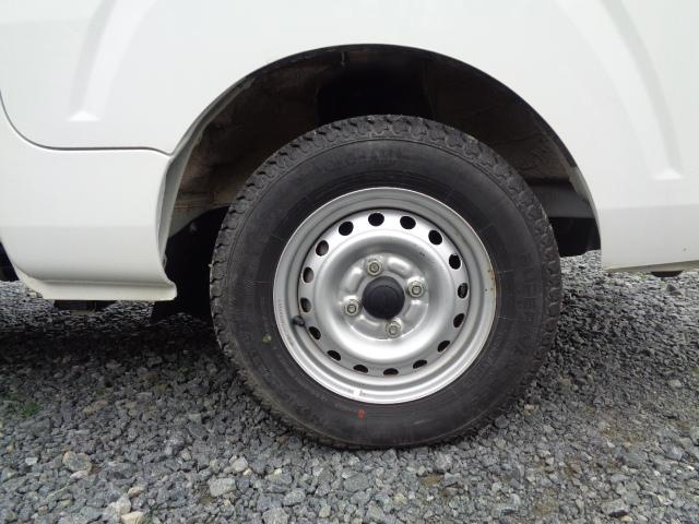 ハイゼットトラック スタンダード 4WD 5MT ABS エアコン パワステ レベライザー ラジオ 三方開 禁煙車 マッドガード 純正12インチホイール タイヤ深溝 シガーソケット(41枚目)