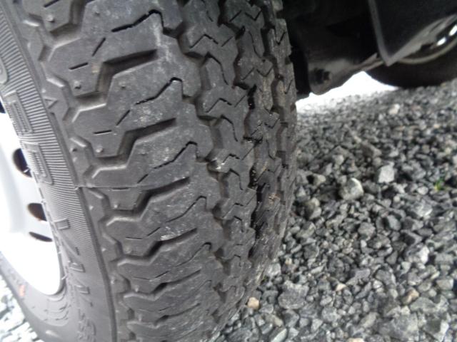 ハイゼットトラック スタンダード 4WD 5MT ABS エアコン パワステ レベライザー ラジオ 三方開 禁煙車 マッドガード 純正12インチホイール タイヤ深溝 シガーソケット(42枚目)