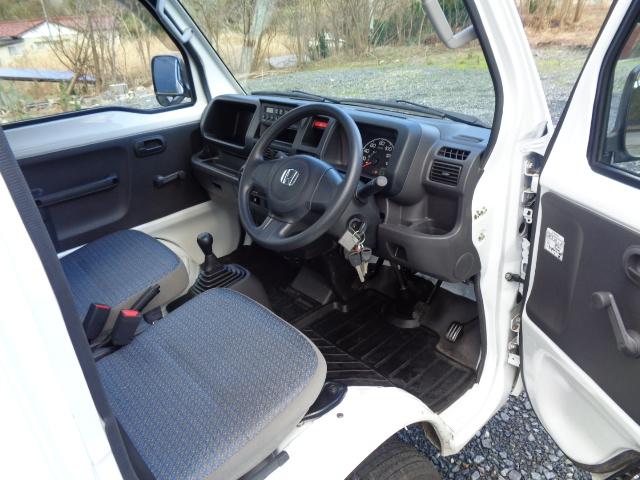 アクティトラック ＳＤＸ　４ＷＤ　ＡＢＳ　パワステ　レベライザー　ラジオ　禁煙車　三方開　マッドガード　純正１２インチホイール　スタッドレスタイヤ　荷台マット（12枚目）