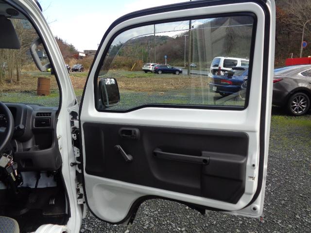 アクティトラック ＳＤＸ　４ＷＤ　ＡＢＳ　パワステ　レベライザー　ラジオ　禁煙車　三方開　マッドガード　純正１２インチホイール　スタッドレスタイヤ　荷台マット（26枚目）