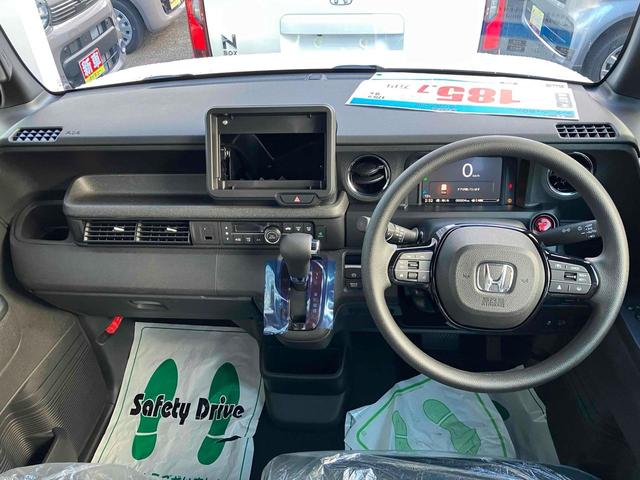 Ｎ－ＢＯＸカスタム ベースグレード　届け出済み未使用車　バックカメラ　両側スライド・片側電動　クリアランスソナー　オートクルーズコントロール　レーンアシスト　衝突被害軽減システム　オートライト　ＬＥＤヘッドランプ　スマートキー（4枚目）