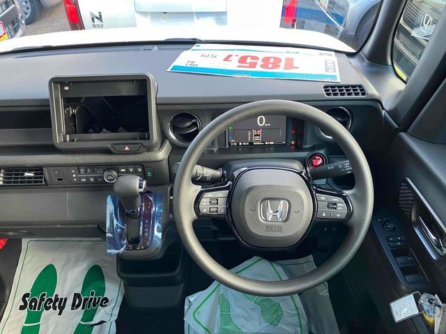 Ｎ－ＢＯＸカスタム ベースグレード　届け出済み未使用車　バックカメラ　両側スライド・片側電動　クリアランスソナー　オートクルーズコントロール　レーンアシスト　衝突被害軽減システム　オートライト　ＬＥＤヘッドランプ　スマートキー（5枚目）