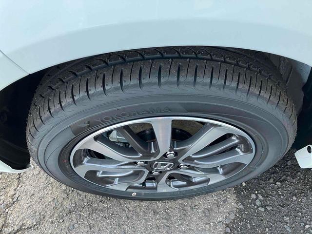 Ｎ－ＢＯＸカスタム ベースグレード　届け出済み未使用車　バックカメラ　両側スライド・片側電動　クリアランスソナー　オートクルーズコントロール　レーンアシスト　衝突被害軽減システム　オートライト　ＬＥＤヘッドランプ　スマートキー（25枚目）