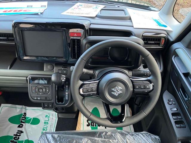 スペーシアギア ハイブリッドＸＺ　４ＷＤ　届け出済み未使用車　両側電動スライドドア　クリアランスソナー　オートクルーズコントロール　レーンアシスト　衝突被害軽減システム　オートライト　ＬＥＤヘッドランプ　ヘッドライトウォッシャー（5枚目）