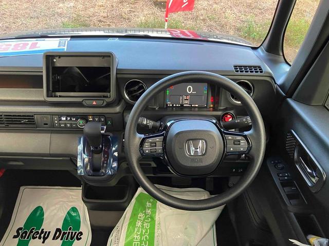 Ｎ－ＢＯＸカスタム ベースグレード　届け出済み未使用車　バックカメラ　両側スライド・片側電動　クリアランスソナー　オートクルーズコントロール　レーンアシスト　衝突被害軽減システム　オートライト　ＬＥＤヘッドランプ　スマートキー（5枚目）