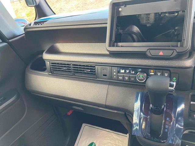 Ｎ－ＢＯＸカスタム ベースグレード　届け出済み未使用車　バックカメラ　両側スライド・片側電動　クリアランスソナー　オートクルーズコントロール　レーンアシスト　衝突被害軽減システム　オートライト　ＬＥＤヘッドランプ　スマートキー（9枚目）