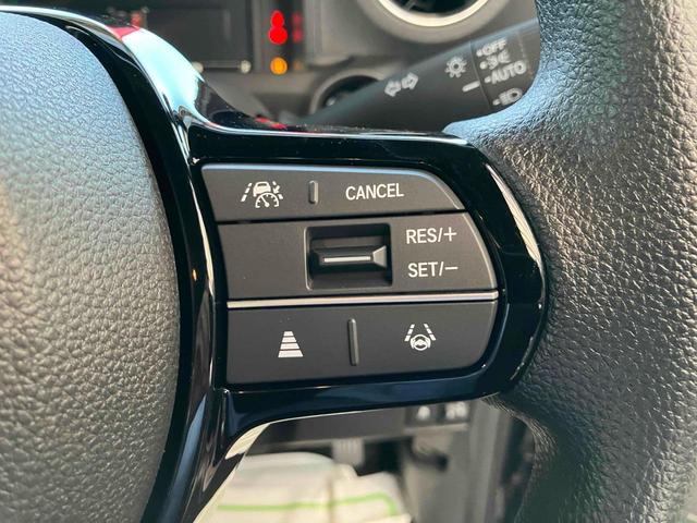 Ｎ－ＢＯＸカスタム ベースグレード　届け出済み未使用車　バックカメラ　両側スライド・片側電動　クリアランスソナー　オートクルーズコントロール　レーンアシスト　衝突被害軽減システム　オートライト　ＬＥＤヘッドランプ　スマートキー（11枚目）