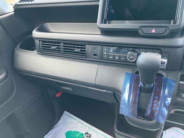 シフトレバー。ぜひ一度お客様の目で確認してください。