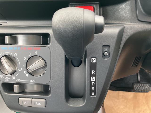 ミライース L SAIII 届け出済み未使用車 クリアランスソナー 衝突被害軽減システム オートマチックハイビーム オートライト キーレスエントリー アイドリングストップ CVT 盗難防止システム ABS ESC 衝突安全ボディ(5枚目)