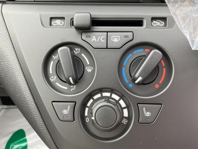 eKワゴン M 4WD 届け出済み未使用車 バックカメラ クリアランスソナー レーンアシスト 衝突被害軽減システム オートライト キーレスエントリー アイドリングストップ 電動格納ミラー シートヒーター ベンチシート(4枚目)