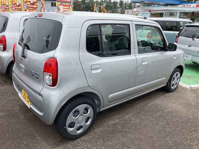 アルト ハイブリッドＳ　４ＷＤ　届け出済み未使用車　バックカメラ　クリアランスソナー　レーンアシスト　衝突被害軽減システム　オートライト　キーレスエントリー　アイドリングストップ　電動格納ミラー　シートヒーター　ＣＶＴ（15枚目）