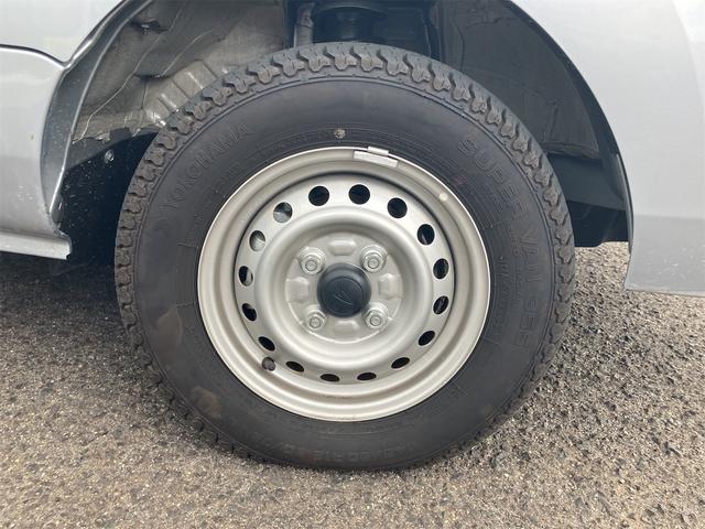 ハイゼットトラック スタンダード　農用スペシャル　４ＷＤ　軽トラック　ＭＴ　衝突被害軽減システム　クリアランスソナー　アイドリングストップ　オートライト　ＥＳＣ　エアコン　パワーステアリング（6枚目）