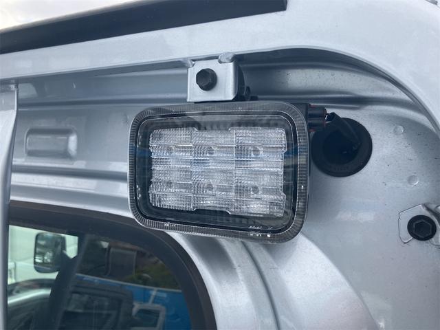 ハイゼットトラック スタンダード　農用スペシャル　４ＷＤ　軽トラック　ＭＴ　衝突被害軽減システム　クリアランスソナー　アイドリングストップ　オートライト　ＥＳＣ　エアコン　パワーステアリング（10枚目）