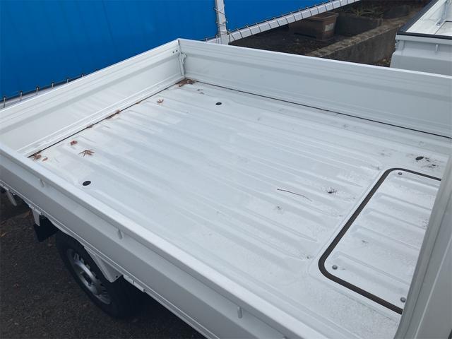 キャリイトラック ＫＣ　４ＷＤ　届け出済み未使用車　軽トラック　ＡＴ　クリアランスソナー　キーレスエントリー　アイドリングストップ　オートライト　ＥＳＣ　エアコン　パワーステアリング　パワーウィンドウ（6枚目）