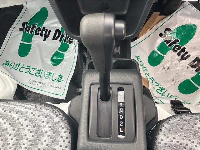 キャリイトラック ＫＣ　４ＷＤ　届け出済み未使用車　軽トラック　ＡＴ　クリアランスソナー　キーレスエントリー　アイドリングストップ　オートライト　ＥＳＣ　エアコン　パワーステアリング　パワーウィンドウ（27枚目）