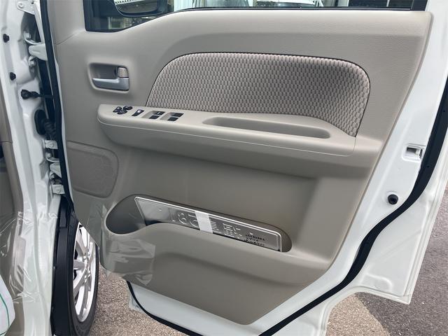 エブリイワゴン ＰＺターボスペシャル　４ＷＤ　届け出済み未使用車　両側電動スライドドア　クリアランスソナー　レーンアシスト　衝突被害軽減システム　オートライト　ＬＥＤヘッドランプ　スマートキー　アイドリングストップ　電動格納ミラー（27枚目）