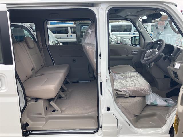 エブリイワゴン ＰＺターボスペシャル　４ＷＤ　届け出済み未使用車　両側電動スライドドア　クリアランスソナー　レーンアシスト　衝突被害軽減システム　オートライト　ＬＥＤヘッドランプ　スマートキー　アイドリングストップ　電動格納ミラー（41枚目）