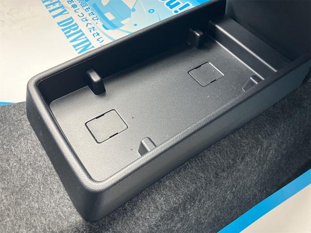 ミライース Ｌ　ＳＡＩＩＩ　４ＷＤ　届け出済み未使用車　クリアランスソナー　衝突被害軽減システム　オートマチックハイビーム　オートライト　キーレスエントリー　アイドリングストップ　ＣＶＴ　盗難防止システム　ＡＢＳ　ＥＳＣ（11枚目）