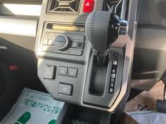 必ず使用するシフトレバー。確りと確認したいですね。 5