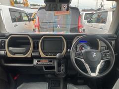 運転者にとっては日々使用することとなる運転席です。運転席が快適だと運転に集中することができますね。 4