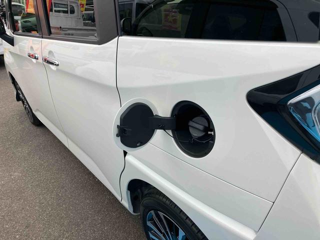 トール カスタムＧ　ターボ　両側電動スライドドア　２ＷＤ　ＣＶＴ　１０００ｃｃ　衝突被害軽減ブレーキ　横滑り防止装置　ＡＢＳ　アイドリングストップ　プッシュボタンスタート　ワンオーナー車（17枚目）