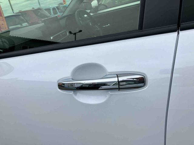 ロッキー プレミアムＧ　ＨＥＶ　スマートアシスト搭載　２ＷＤ　ＣＶＴ　１２００ｃｃ　ハイブリッド　衝突被害軽減ブレーキ　横滑り防止装置　ＡＢＳ　サイドエアバッグ　プッシュボタンスタート　クルーズコントロール　ディスプレイオーディオ　全方位モニター（14枚目）