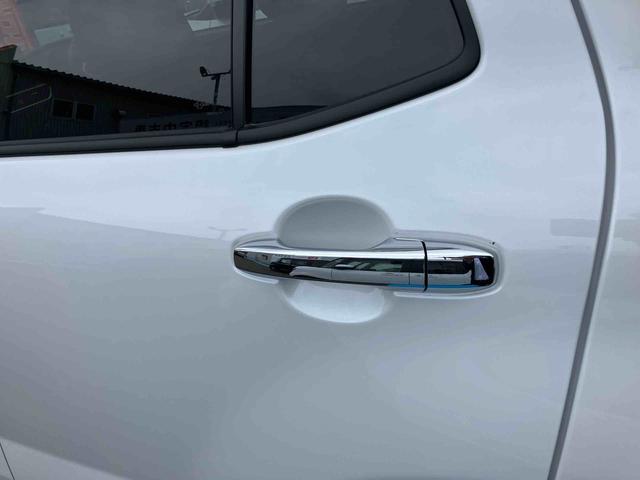 ロッキー プレミアムＧ　ＨＥＶ　スマートアシスト搭載　２ＷＤ　ＣＶＴ　１２００ｃｃ　ハイブリッド　衝突被害軽減ブレーキ　横滑り防止装置　ＡＢＳ　サイドエアバッグ　プッシュボタンスタート　クルーズコントロール　ディスプレイオーディオ　全方位モニター（15枚目）