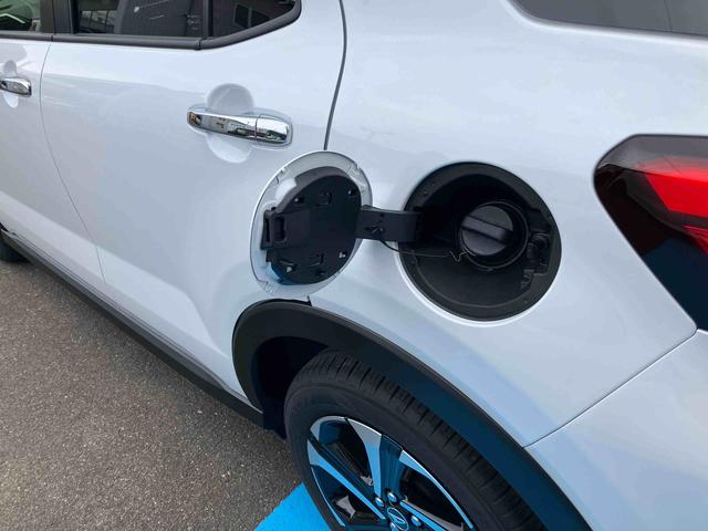 ロッキー プレミアムＧ　ＨＥＶ　スマートアシスト搭載　２ＷＤ　ＣＶＴ　１２００ｃｃ　ハイブリッド　衝突被害軽減ブレーキ　横滑り防止装置　ＡＢＳ　サイドエアバッグ　プッシュボタンスタート　クルーズコントロール　ディスプレイオーディオ　全方位モニター（19枚目）