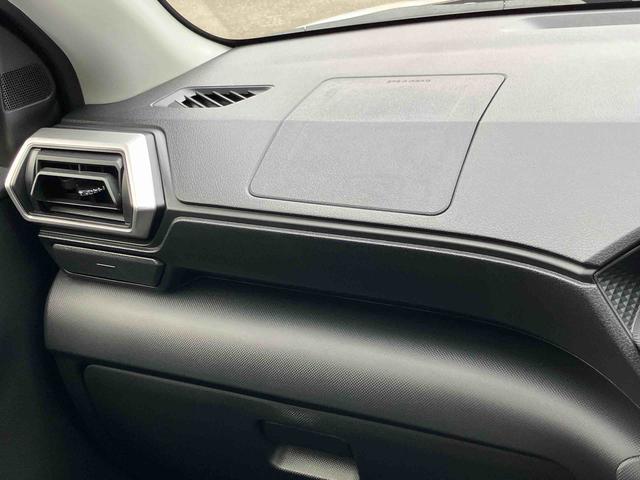 ロッキー プレミアムＧ　ＨＥＶ　スマートアシスト搭載　２ＷＤ　ＣＶＴ　１２００ｃｃ　ハイブリッド　衝突被害軽減ブレーキ　横滑り防止装置　ＡＢＳ　サイドエアバッグ　プッシュボタンスタート　クルーズコントロール　ディスプレイオーディオ　全方位モニター（43枚目）