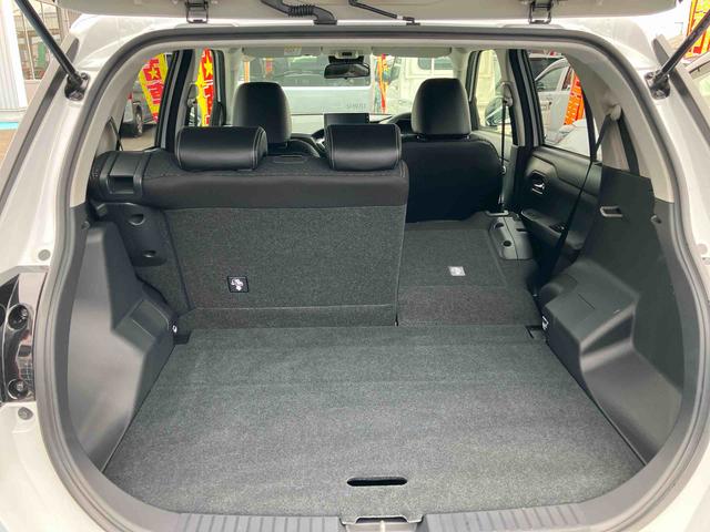 ロッキー プレミアムＧ　ＨＥＶ　スマートアシスト搭載　２ＷＤ　ＣＶＴ　１２００ｃｃ　ハイブリッド　衝突被害軽減ブレーキ　横滑り防止装置　ＡＢＳ　サイドエアバッグ　プッシュボタンスタート　クルーズコントロール　ディスプレイオーディオ　全方位モニター（52枚目）