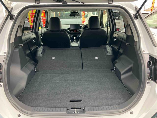 ロッキー プレミアムＧ　ＨＥＶ　スマートアシスト搭載　２ＷＤ　ＣＶＴ　１２００ｃｃ　ハイブリッド　衝突被害軽減ブレーキ　横滑り防止装置　ＡＢＳ　サイドエアバッグ　プッシュボタンスタート　クルーズコントロール　ディスプレイオーディオ　全方位モニター（53枚目）