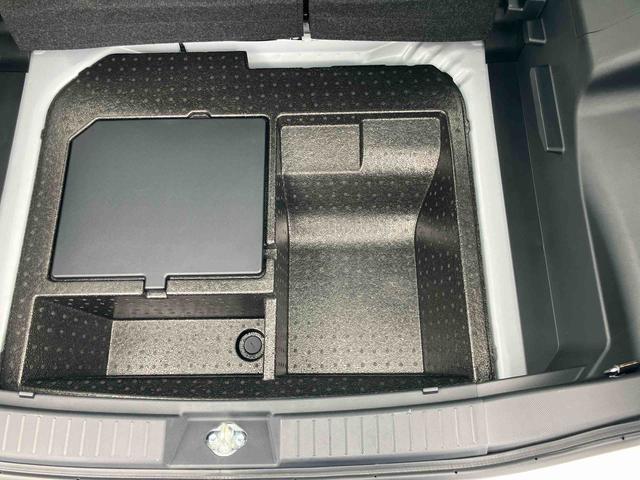 ロッキー プレミアムＧ　ＨＥＶ　スマートアシスト搭載　２ＷＤ　ＣＶＴ　１２００ｃｃ　ハイブリッド　衝突被害軽減ブレーキ　横滑り防止装置　ＡＢＳ　サイドエアバッグ　プッシュボタンスタート　クルーズコントロール　ディスプレイオーディオ　全方位モニター（54枚目）