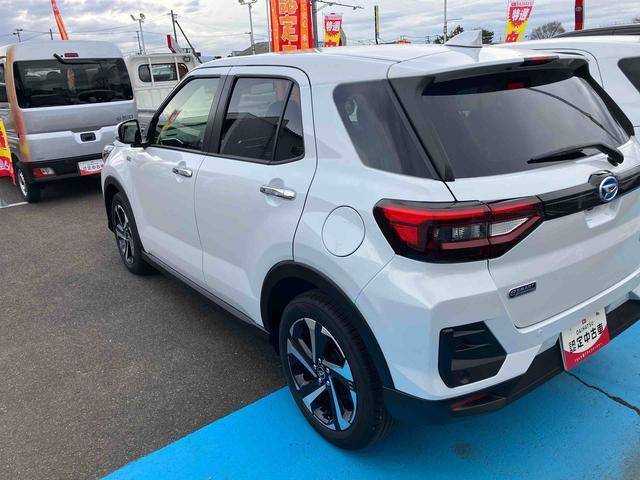 ロッキー プレミアムＧ　ＨＥＶ　スマートアシスト搭載　２ＷＤ　ＣＶＴ　１２００ｃｃ　ハイブリッド　衝突被害軽減ブレーキ　横滑り防止装置　ＡＢＳ　サイドエアバッグ　プッシュボタンスタート　クルーズコントロール　ディスプレイオーディオ　全方位モニター（57枚目）