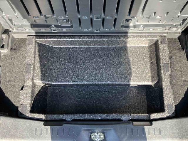 ���q�l�ɋC�����ǂ�����Ă���������悤�A�H����g�킸���O���镔�i�͑S�Ď��O�����|���Ă���܂��B�V�[�g���̏ꍇ�́A�V�[�g�𓮂��������܂Ő��|���s���Ă���܂��B