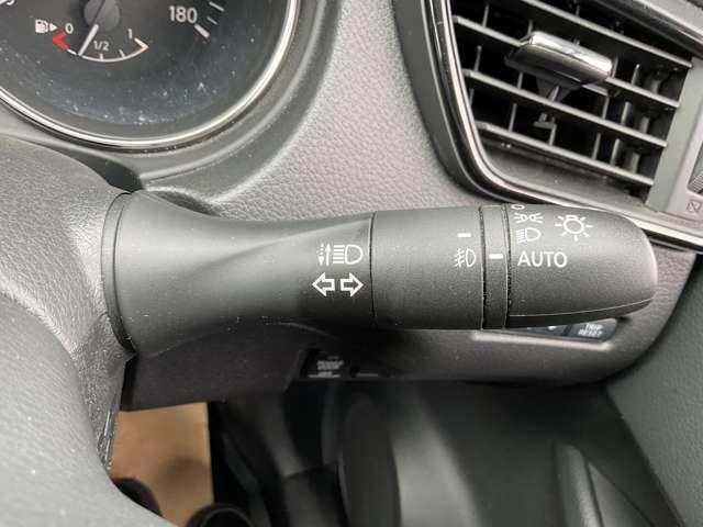 エクストレイル ２．０　２０Ｘｉ　２列車　４ＷＤ　純正ナビ　全周囲カメラ（11枚目）