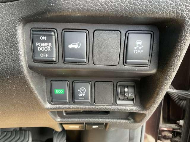 エクストレイル ２．０　２０Ｘｉ　２列車　４ＷＤ　純正ナビ　全周囲カメラ（12枚目）