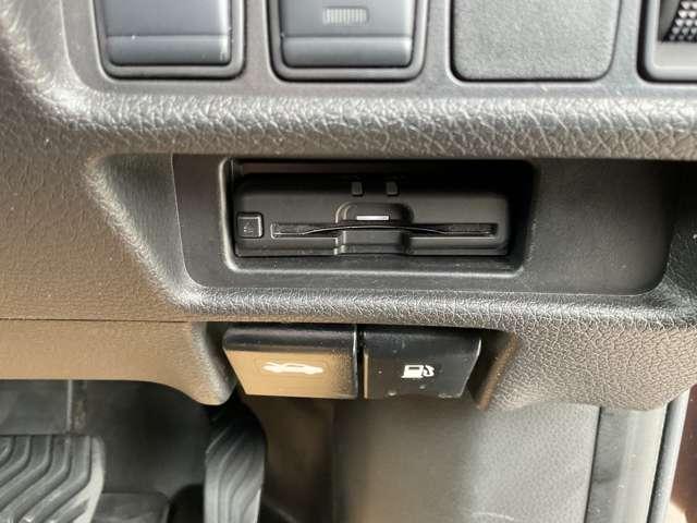 エクストレイル ２．０　２０Ｘｉ　２列車　４ＷＤ　純正ナビ　全周囲カメラ（13枚目）