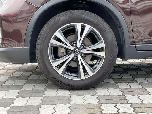 エクストレイル ２．０　２０Ｘｉ　２列車　４ＷＤ　純正ナビ　全周囲カメラ（16枚目）