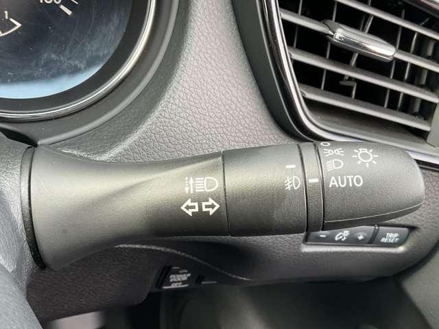 エクストレイル ２．０　２０Ｘｉ　２列車　４ＷＤ　純正ナビ　全周囲カメラ（11枚目）