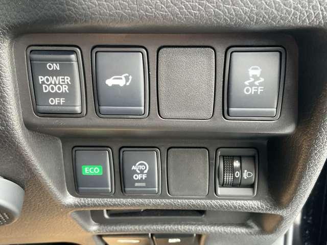 エクストレイル ２．０　２０Ｘｉ　２列車　４ＷＤ　純正ナビ　全周囲カメラ（12枚目）
