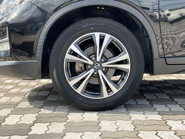 エクストレイル ２．０　２０Ｘｉ　２列車　４ＷＤ　純正ナビ　全周囲カメラ（16枚目）