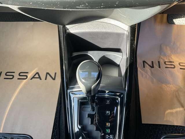 カローラフィールダー １．５　Ｇ　Ｗ×Ｂ（9枚目）