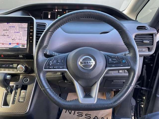 �E�A�������H�ŃA�N�Z���A�u���[�L�A�X�e�A�����O���T�|�[�g����v���p�C���b�g�̑���X�C�b�`�B���A�i�r�A���[�^�[�p�l�����𑀍삷��X�C�b�`�B