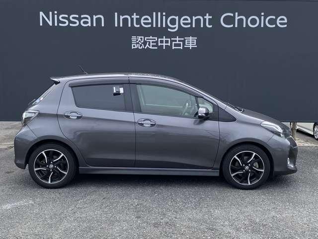 ヴィッツ １．５　ＲＳ　純正ナビ　バックカメラ　衝突被害軽減ブレ（3枚目）
