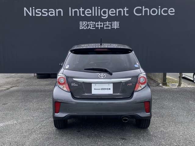 ヴィッツ １．５　ＲＳ　純正ナビ　バックカメラ　衝突被害軽減ブレ（6枚目）