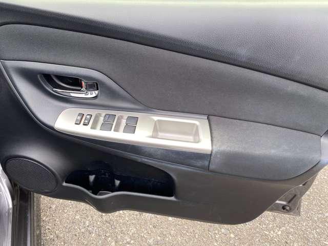 ヴィッツ １．５　ＲＳ　純正ナビ　バックカメラ　衝突被害軽減ブレ（18枚目）