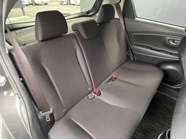 ヴィッツ １．５　ＲＳ　純正ナビ　バックカメラ　衝突被害軽減ブレ（20枚目）