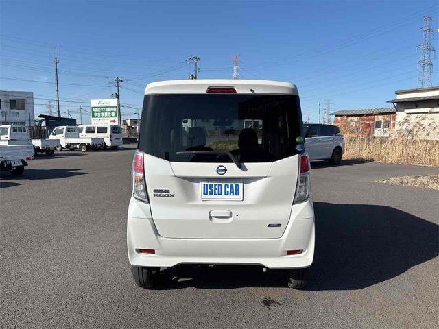 デイズルークス Ｘ　Ｖセレクション　ドライブレコーダー　ＥＴＣ　全周囲カメラ　両側電動スライドドア　ナビ　ＴＶ　衝突被害軽減システム　スマートキー　アイドリングストップ　電動格納ミラー　ベンチシート　ＣＶＴ　盗難防止システム　ＡＢＳ（12枚目）