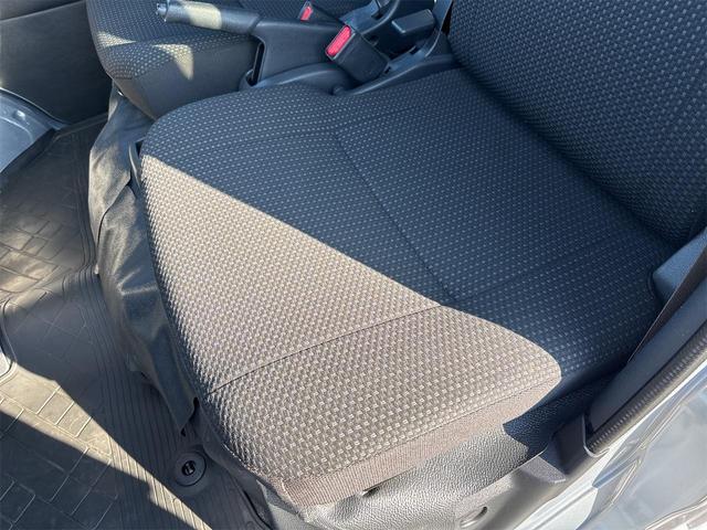 ハイゼットカーゴ ＤＸ　ＳＡＩＩＩ　軽バン　ＡＴ　衝突被害軽減システム　ＥＴＣ　両側スライドドア　キーレスエントリー　アイドリングストップ　オートマチックハイビーム　ＥＳＣ　エアコン　パワーステアリング　パワーウィンドウ（60枚目）