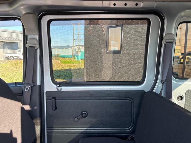 ハイゼットカーゴ ＤＸ　ＳＡＩＩＩ　軽バン　ＡＴ　衝突被害軽減システム　ＥＴＣ　両側スライドドア　キーレスエントリー　アイドリングストップ　オートマチックハイビーム　ＥＳＣ　エアコン　パワーステアリング　パワーウィンドウ（64枚目）